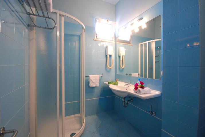 hotel-costaverde fr chambres-en-promo-sur-le-front-de-mer-a-tortoreto-lido 019